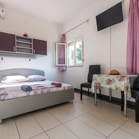 Studio Apartments Zloic In Krvavica Esterno foto