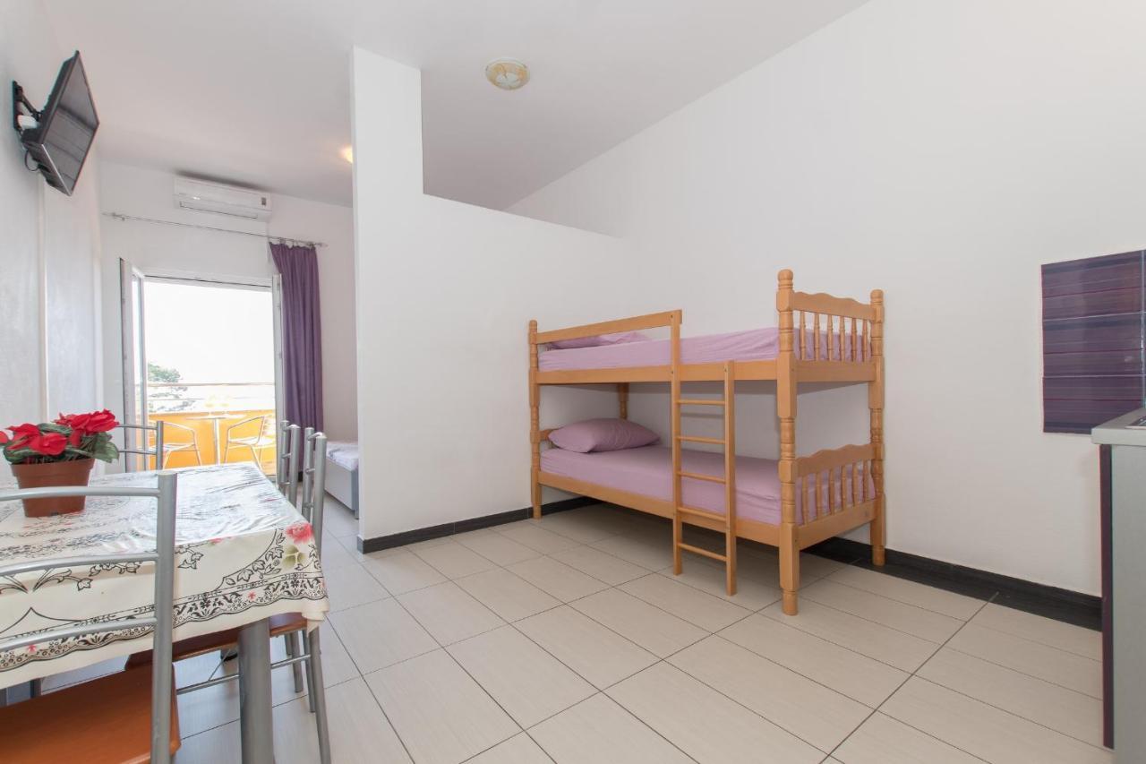 Studio Apartments Zloic In Krvavica Esterno foto