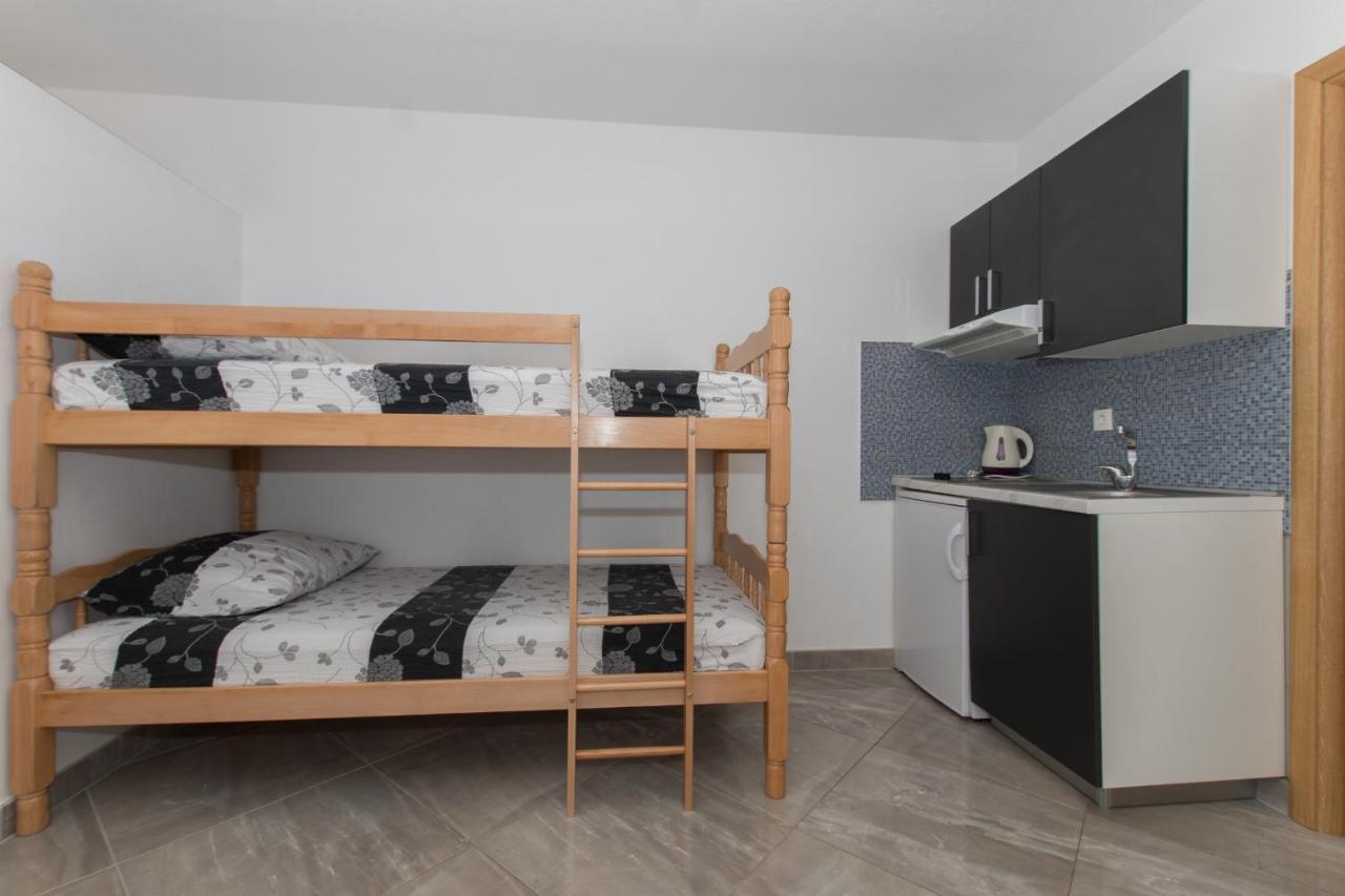 Studio Apartments Zloic In Krvavica Esterno foto
