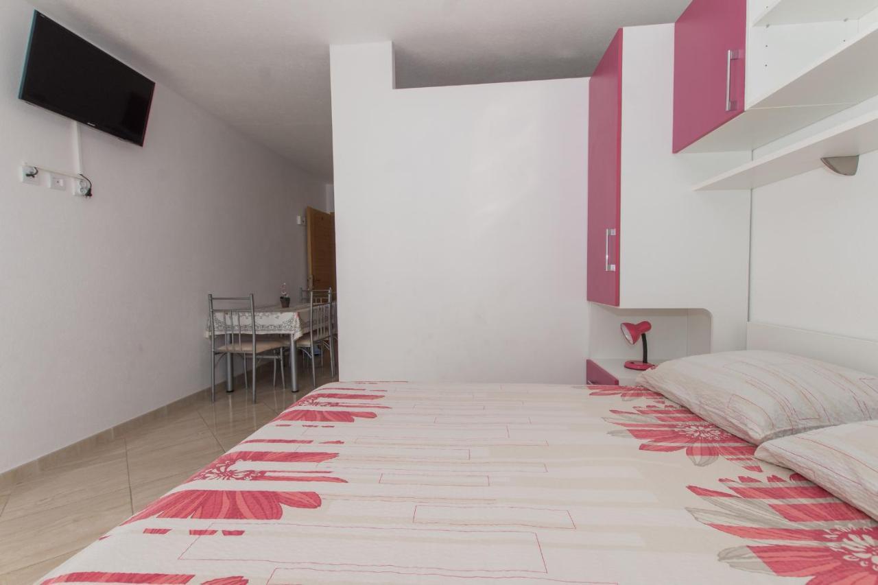 Studio Apartments Zloic In Krvavica Esterno foto