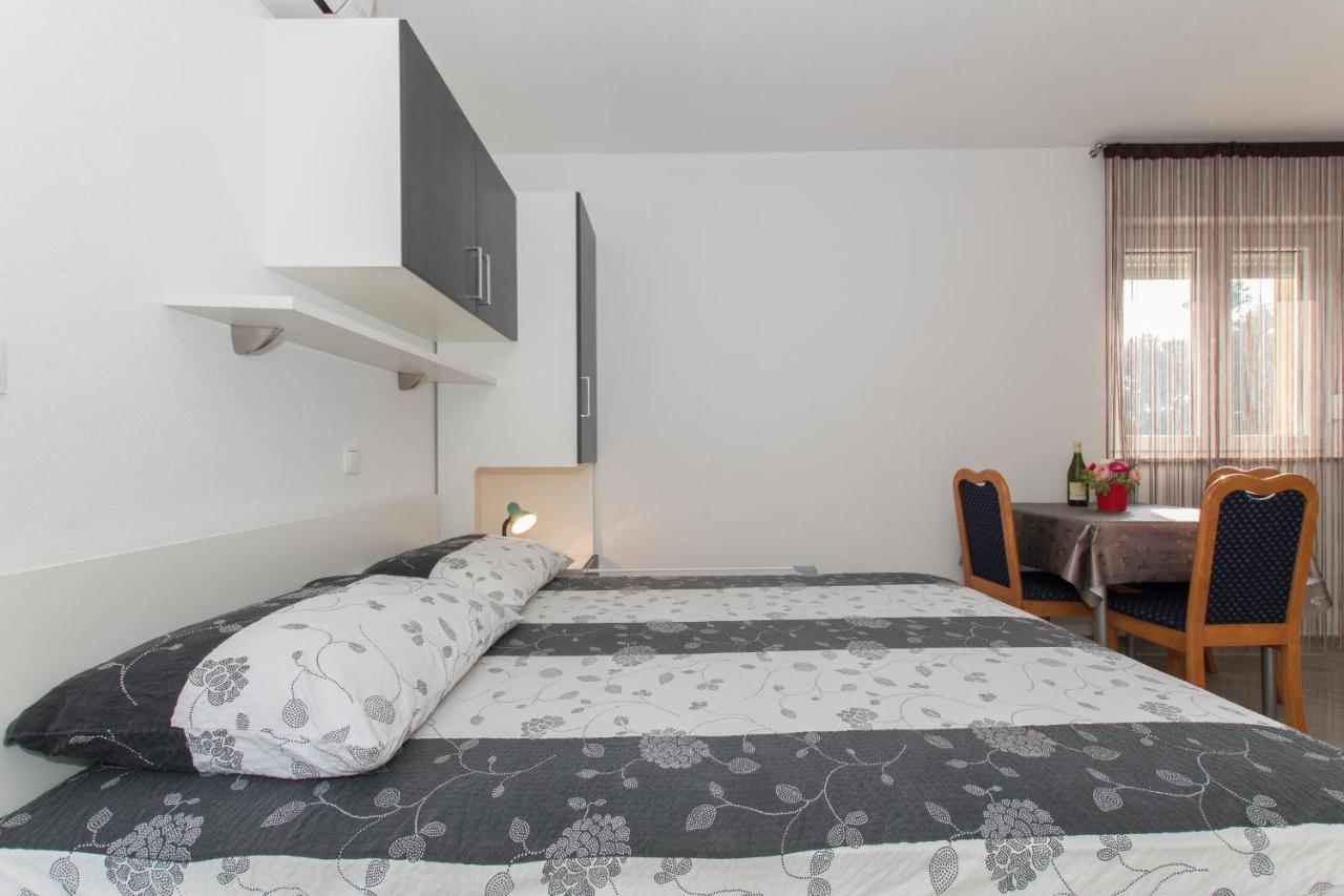 Studio Apartments Zloic In Krvavica Esterno foto