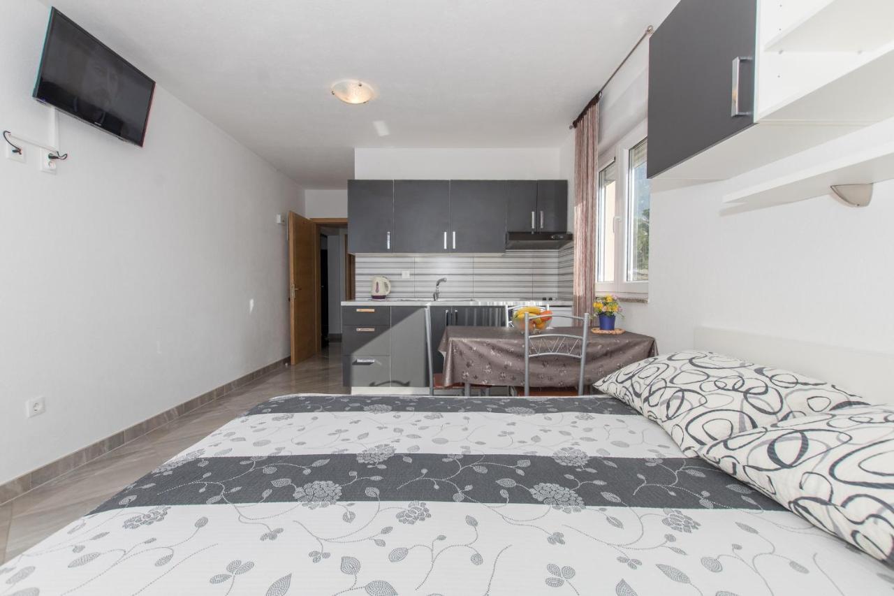Studio Apartments Zloic In Krvavica Esterno foto