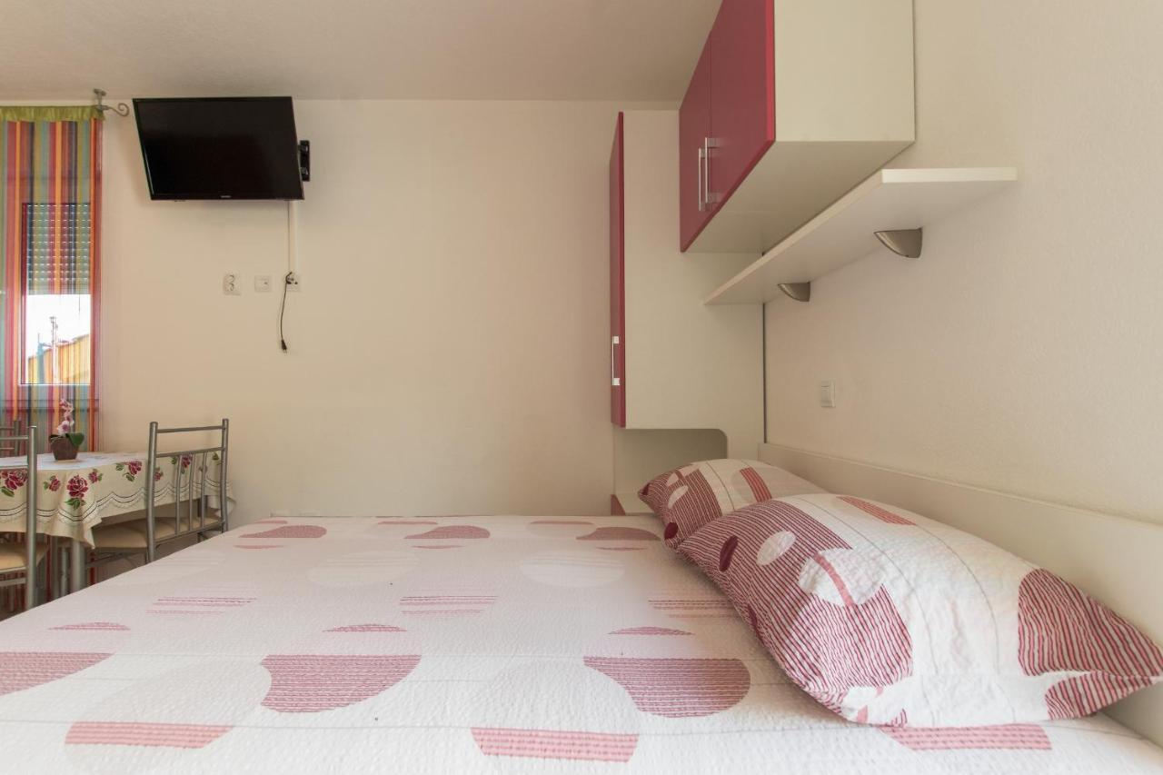 Studio Apartments Zloic In Krvavica Esterno foto