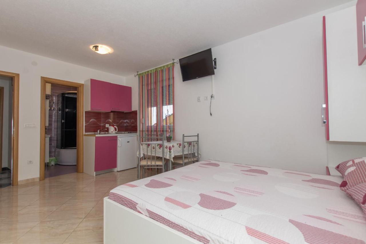 Studio Apartments Zloic In Krvavica Esterno foto