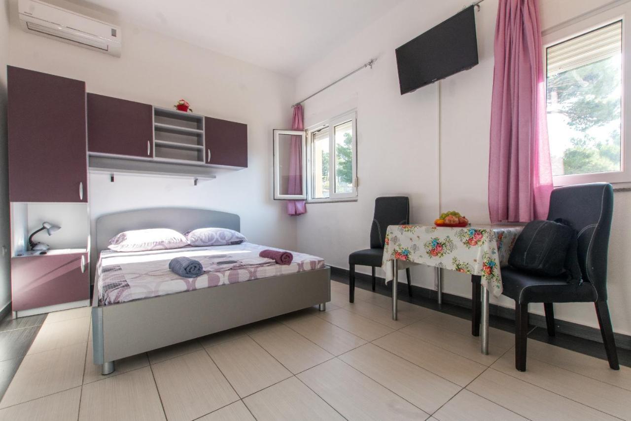 Studio Apartments Zloic In Krvavica Esterno foto