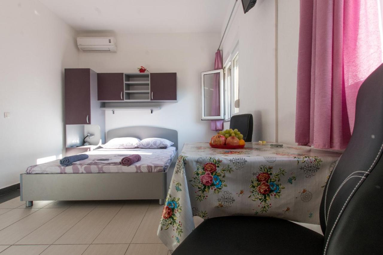 Studio Apartments Zloic In Krvavica Esterno foto