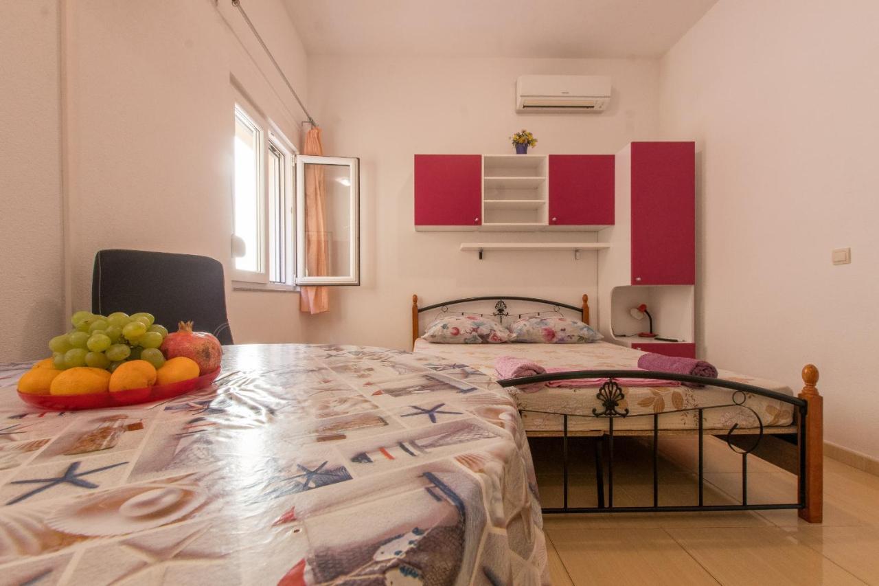 Studio Apartments Zloic In Krvavica Esterno foto