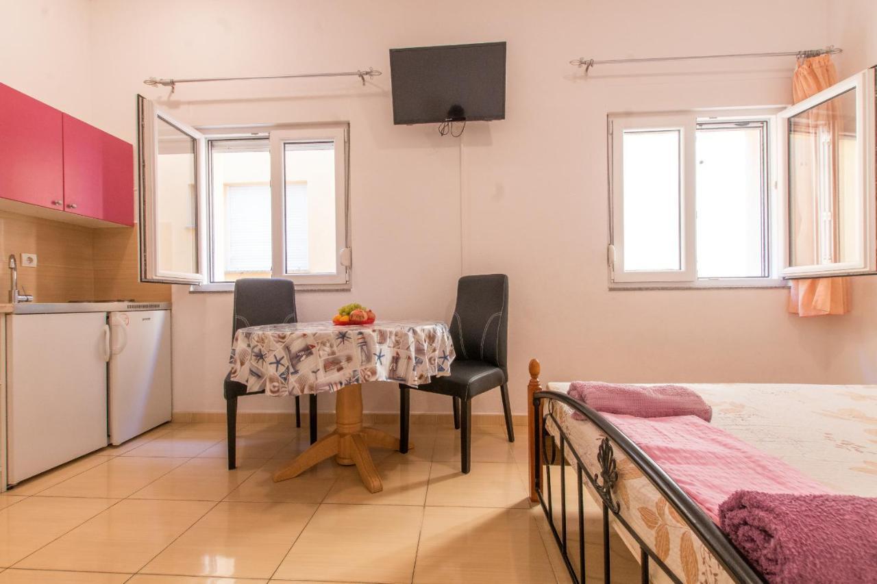 Studio Apartments Zloic In Krvavica Esterno foto