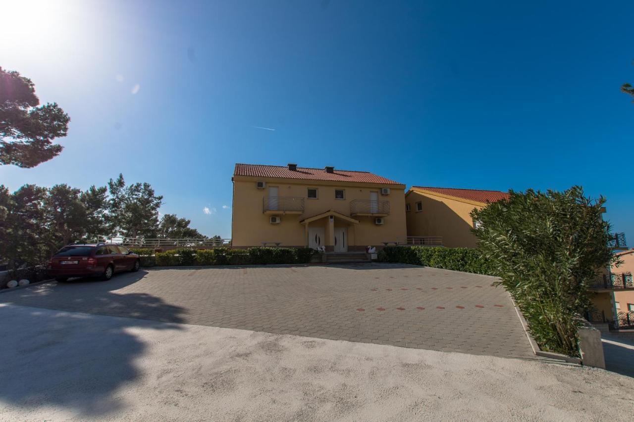 Studio Apartments Zloic In Krvavica Esterno foto