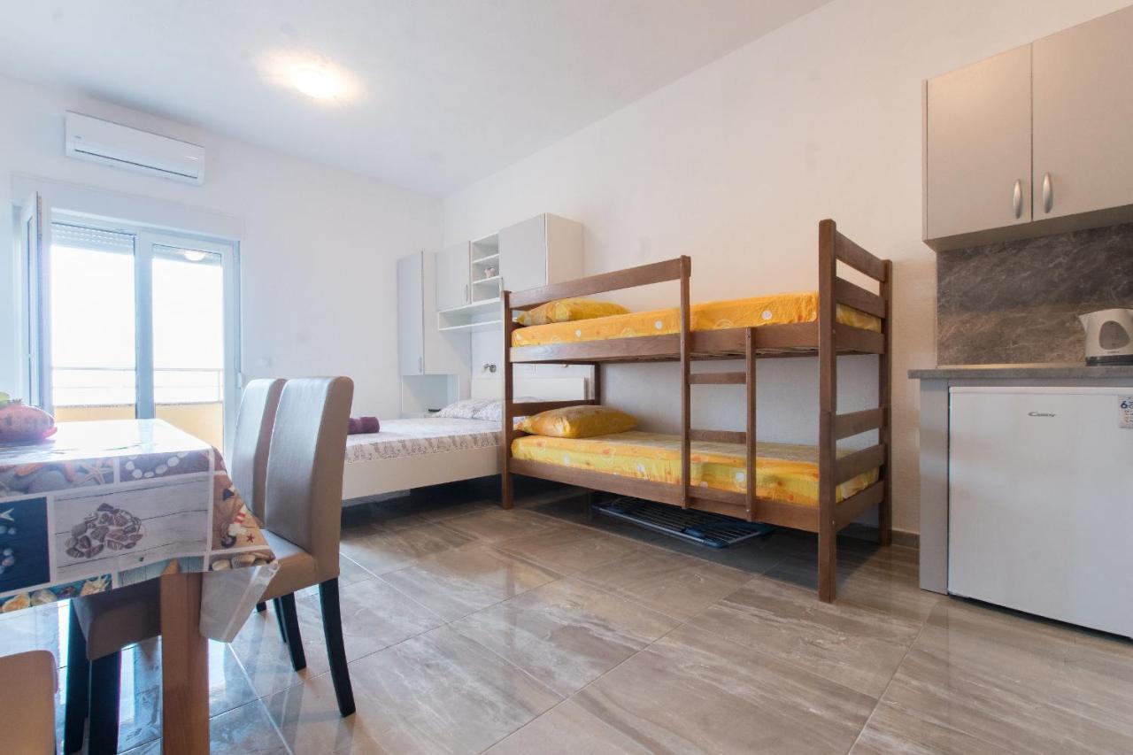 Studio Apartments Zloic In Krvavica Esterno foto